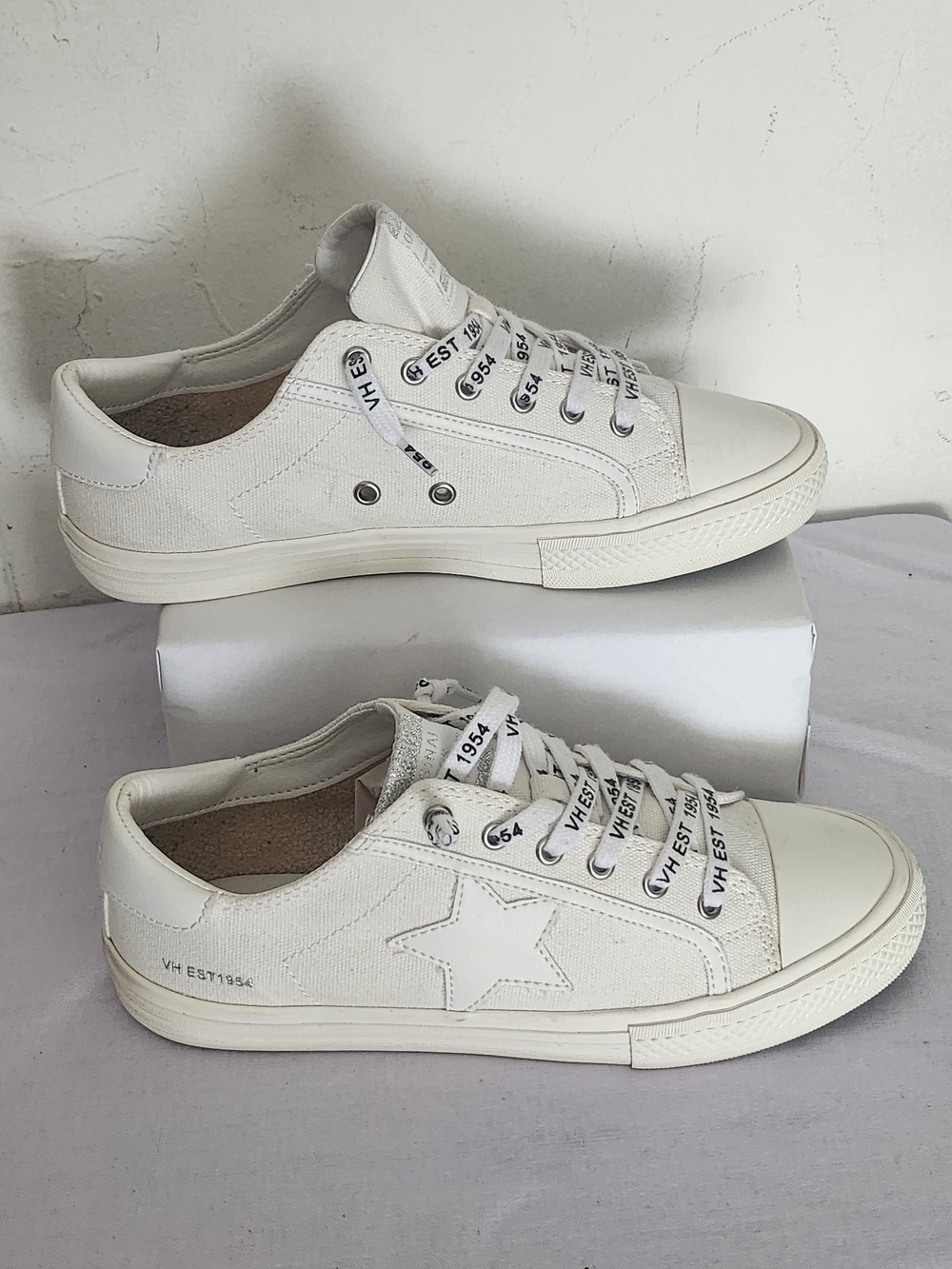 Vintage Havana Sneakers - White Size 8.5